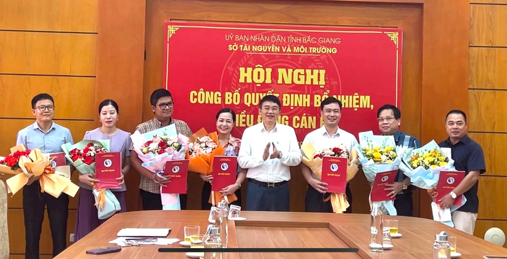 Sở Tài nguyên và Môi trường tỉnh Bắc Giang công bố một số quyết định về công tác cán bộ