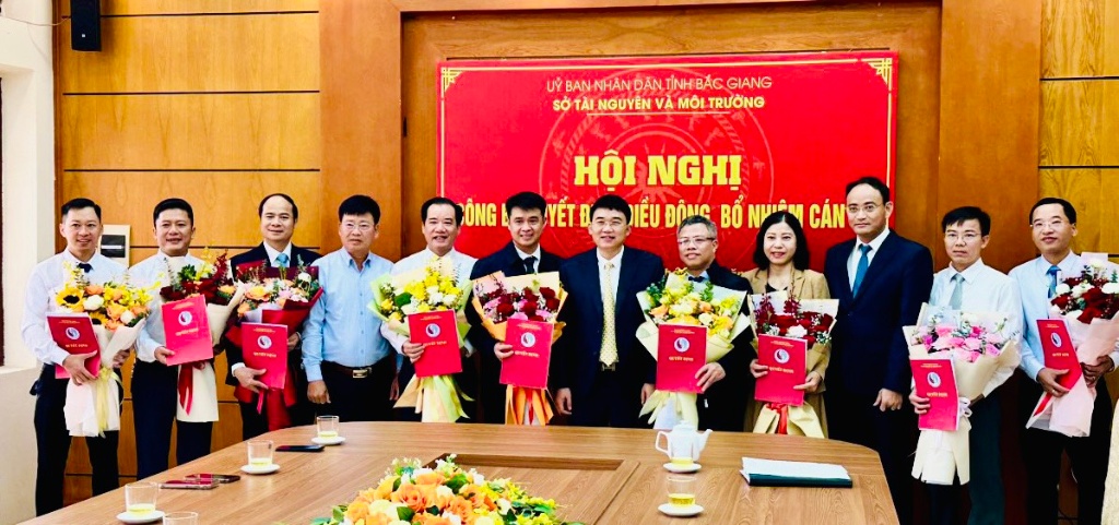 Sở Tài nguyên và Môi trường tỉnh Bắc Giang công bố quyết định về...|https://stnmt.bacgiang.gov.vn/chi-tiet-tin-tuc/-/asset_publisher/Enp27vgshTez/content/so-tai-nguyen-va-moi-truong-tinh-bac-giang-cong-bo-quyet-inh-ve-cong-tac-can--1